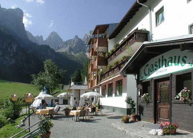 Lizumerhof-Sommer-aussen.jpg