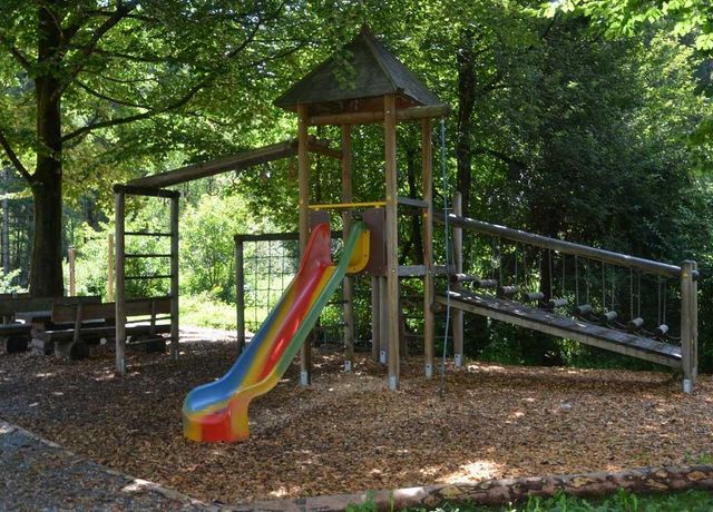 Waldspielplatz-Tantegert.jpg