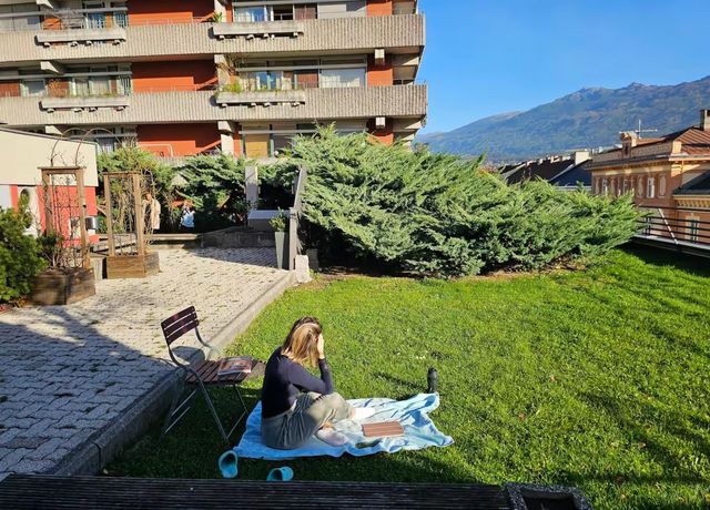Sunny-home-garden-Innsbruck-0.jpg