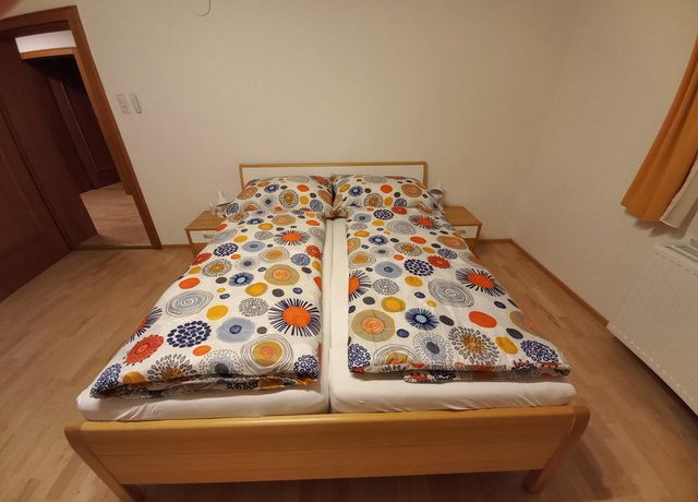 Zimmer-2-Bett.jpg