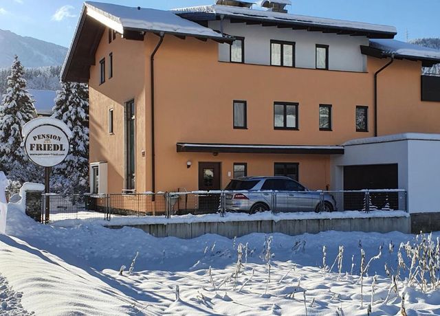 Pension-Friedl-Winter-Aussen.jpg