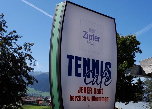 Tennisplatz-Axams.jpg