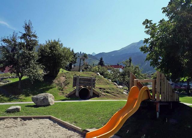 Spielplatz-Axams.jpg