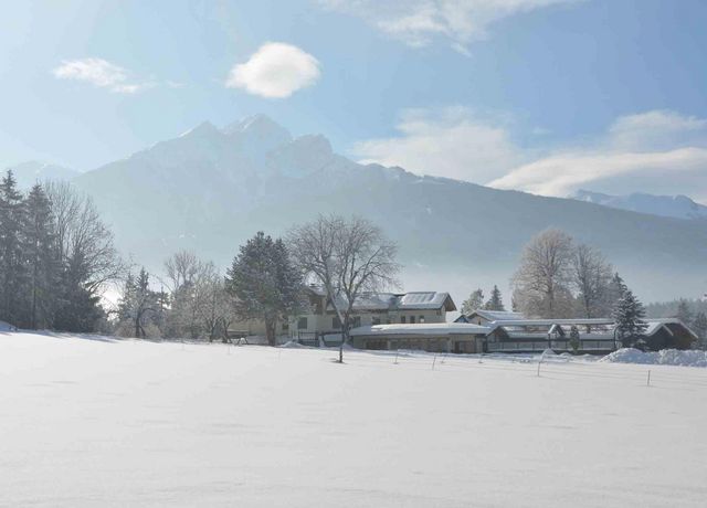 Wirtshaus-Natterer-Boden-Winter.jpg
