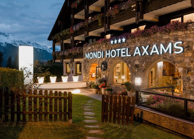 Abendansicht-MONDI-Hotel-Axams.jpg