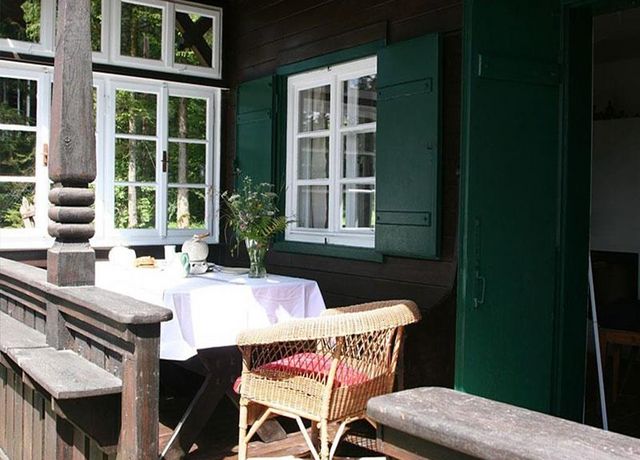 Das-Chalet-Veranda.jpg