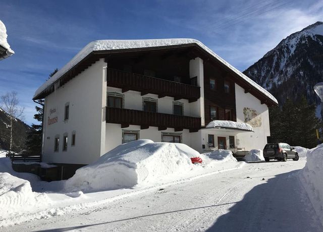 Weitere-Winter-Ansicht-Pension-Alpenrose.jpg