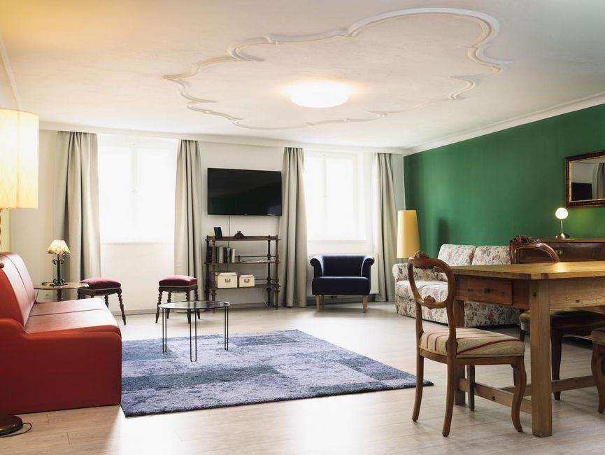 Golden Roof Apartments by Penz