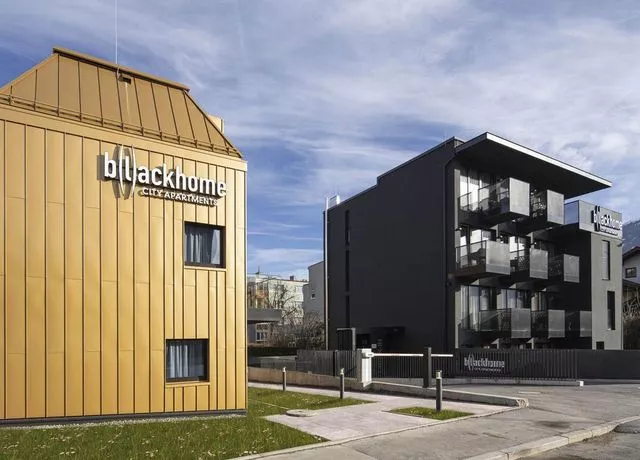 Blackhome-Apartments-sommer.jpg