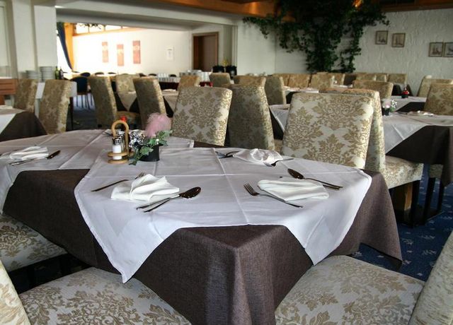 Restaurant-im-Edelweiss-Goetzens.jpg