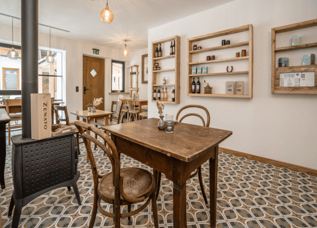 Cafe1.gif