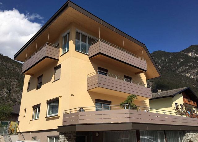Ferienwohnung-Irene-Pucher-Aussenansicht-Sommer.jpg