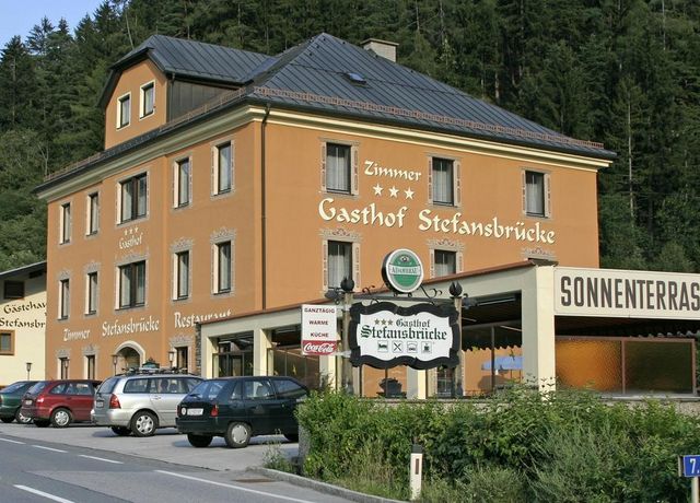 Hotel-Stefansbruecke-Sommer.jpg