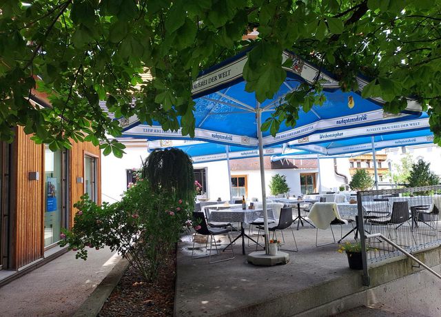 Terrasse-Schwarz-WEISS.jpg