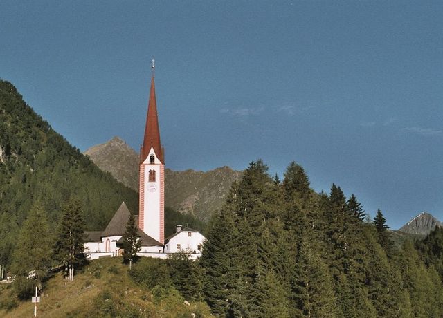 Kirche-StSigmund-Sommer.jpg