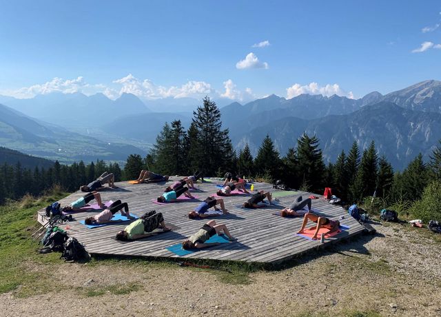 Yoga-am-Berg.jpg