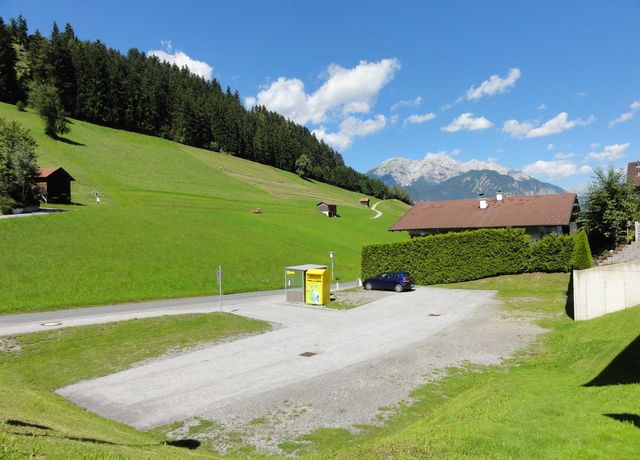 Parkplatz-Aigling-Oberperfuss-Berg.jpg