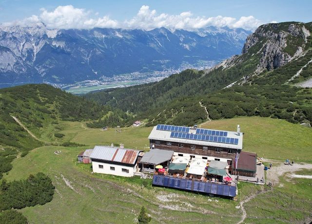Birgitzkoepflhaus-im-sommer.jpg