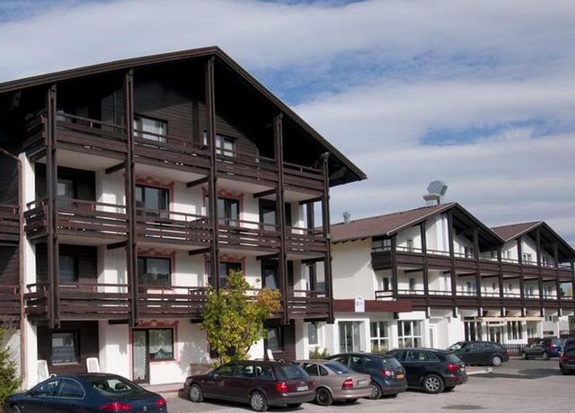 Clubhotel-Goetzens-Sommer.jpg