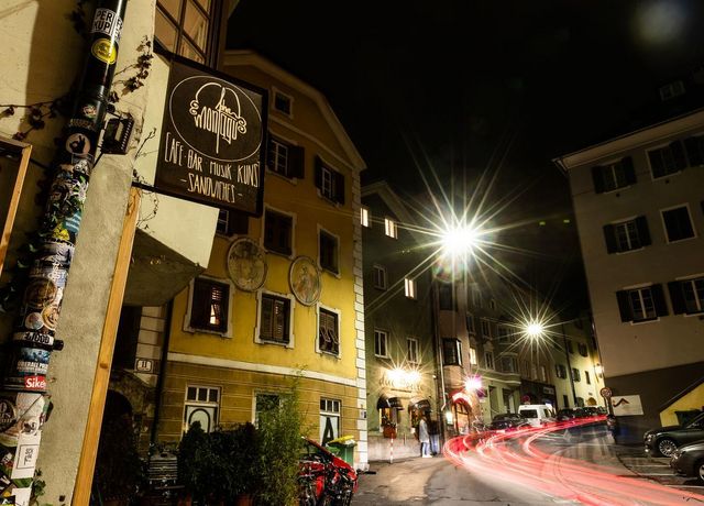 Winter-Montagu-Hostel.jpg