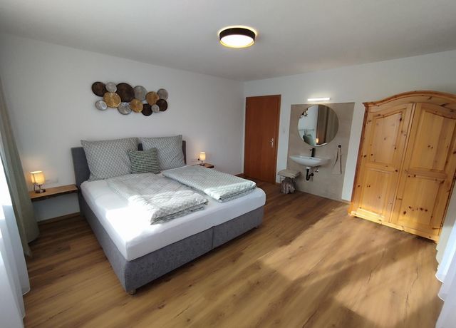 Schlafzimmer-1.jpg