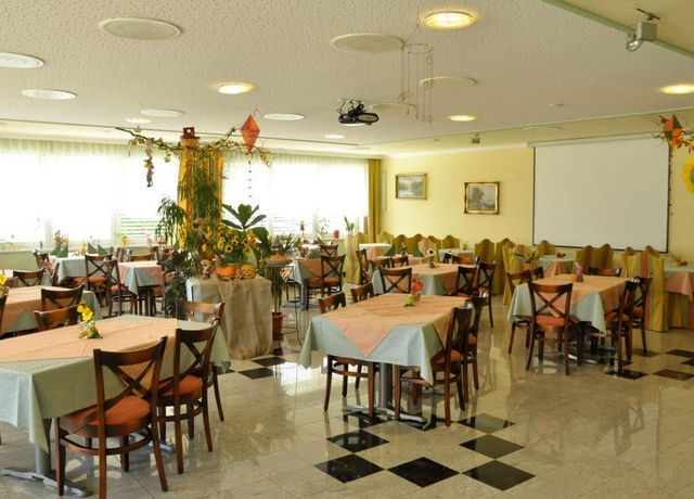 Hotel-Martina-Speisesaal.jpg