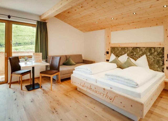 Edenhauserhof1.jpg