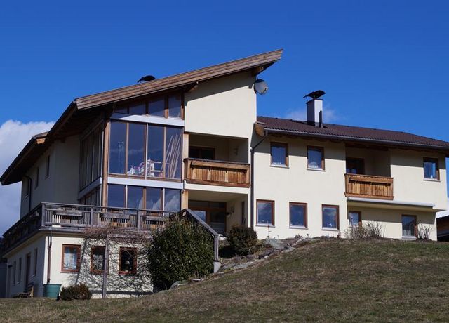 weitere-Ansicht-vom-Haus.jpg