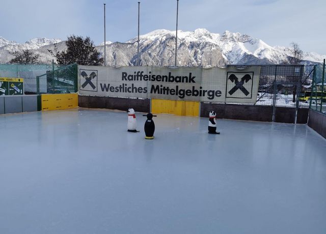 Eislaufen-beim-FZZ-Axams.jpg