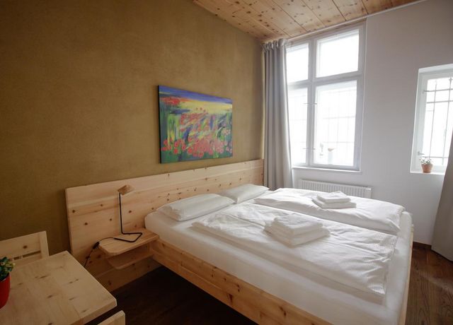 Zirben-Apartment-Schlafzimmer.jpg
