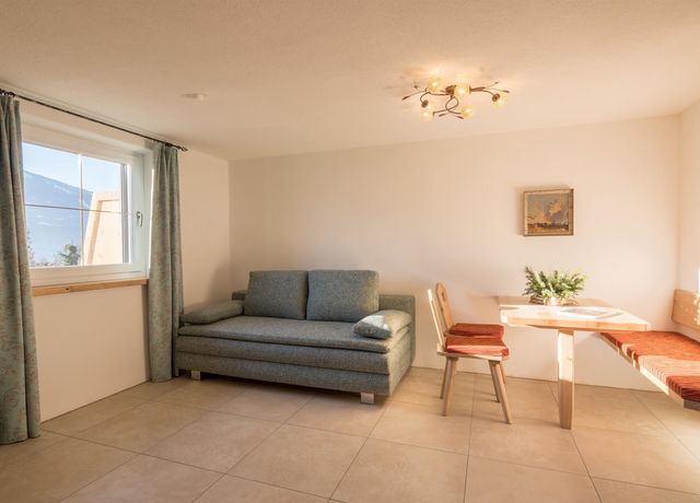 Apartment1SFLK3000-101.jpg