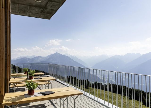 Traumhafter-Ausblick-von-der-Terrasse.jpg