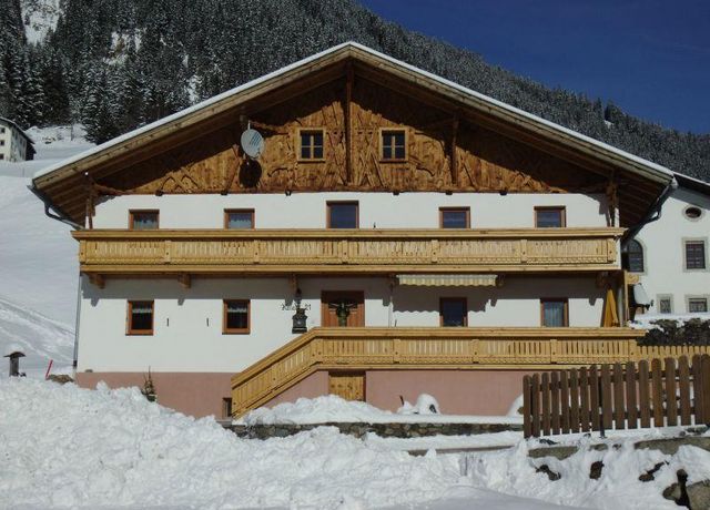 Haus-im-Winter.jpg