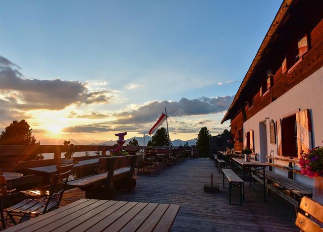 wunderschoene-Stimmung-auf-der-Hochmahdalm.jpg