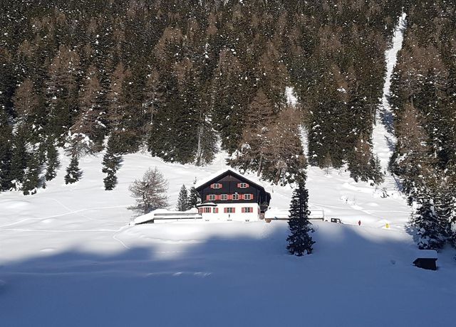 Meissner-Haus-Winter.jpg