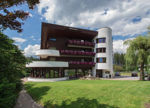 Hotel-Roemerhof-Sommer-Aufnahme.jpg