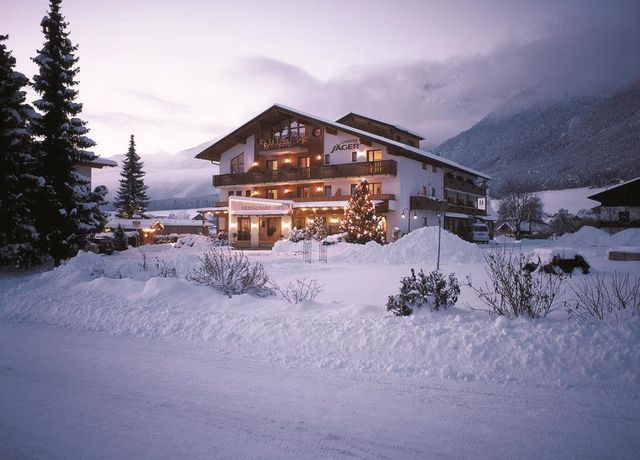 Landhotel-Jaeger-im-Winter.jpg