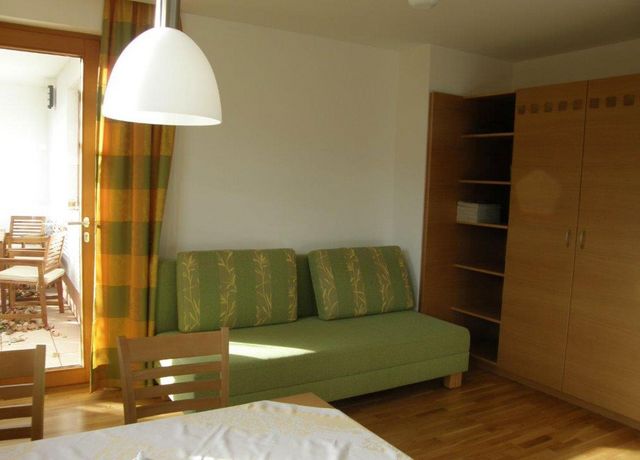 Wohnzimmer-Gaestehaus-Schirmer.jpg