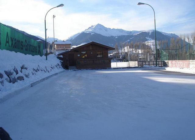 Eisstockplatz-Axams.jpg