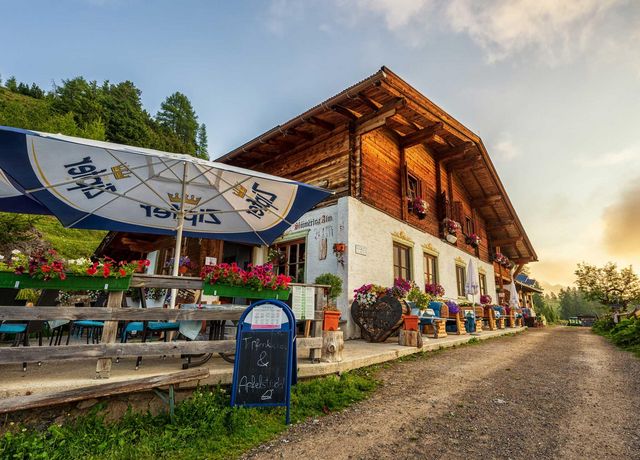 Simmeringalm-Sommer.jpg