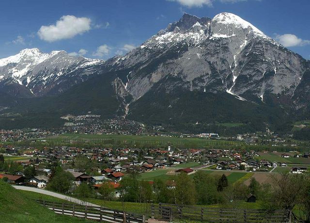 Ortsbild-Oberhofen-im-Inntal.jpg