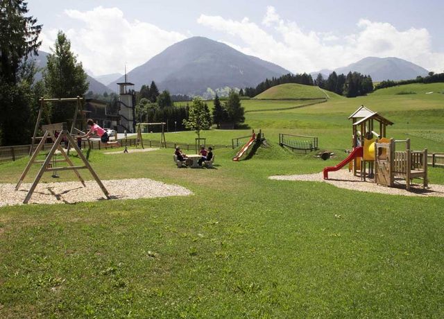 Erlebnis-Spielplatz-am-Buergl-Oberp.jpg