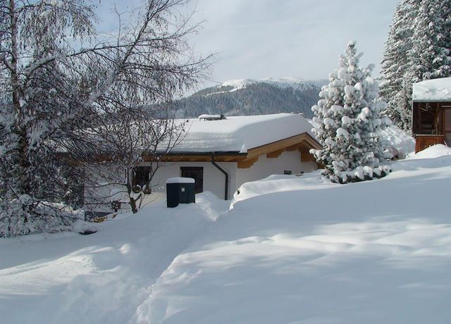 Huette-von-der-Schipiste-aus.jpg