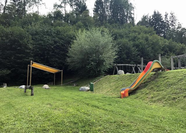 Kinderspielplatz-in-Oberhofen-im-Inntal.jpg