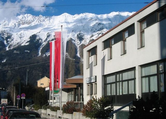Volkshaus-Winter.jpg