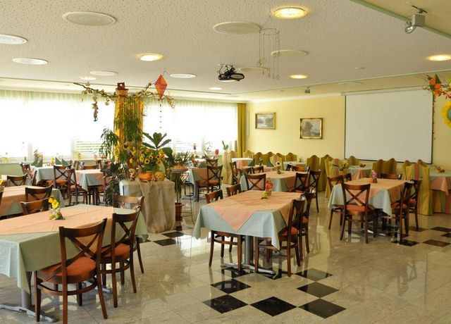 Speisesaal-im-Hotel-Martina.jpg