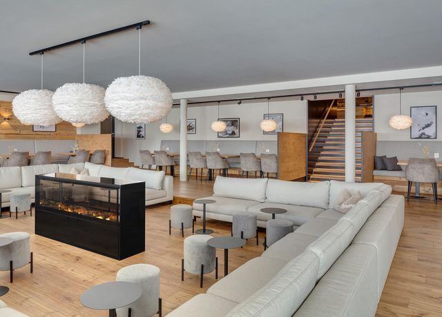 MyAva-Lobby.jpg
