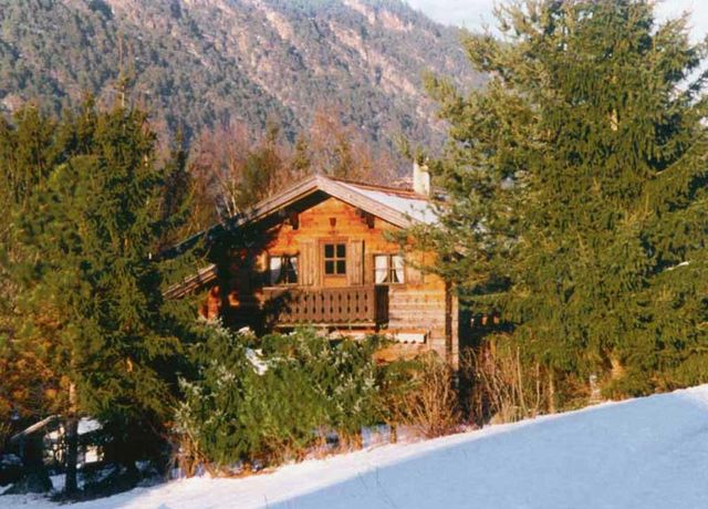 Blockhaus-Waldner-Hausansicht-Winter.jpg