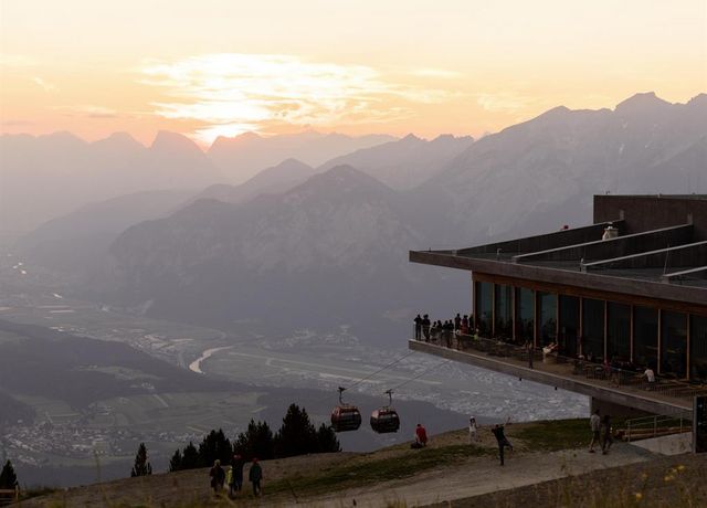 Blick-ins-Inntal-bei-Sonnenuntergang.jpg