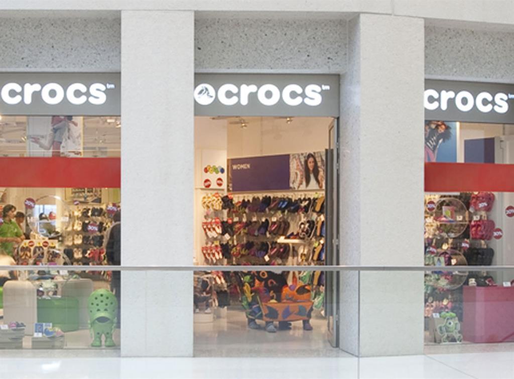 crocs outlet in lahore